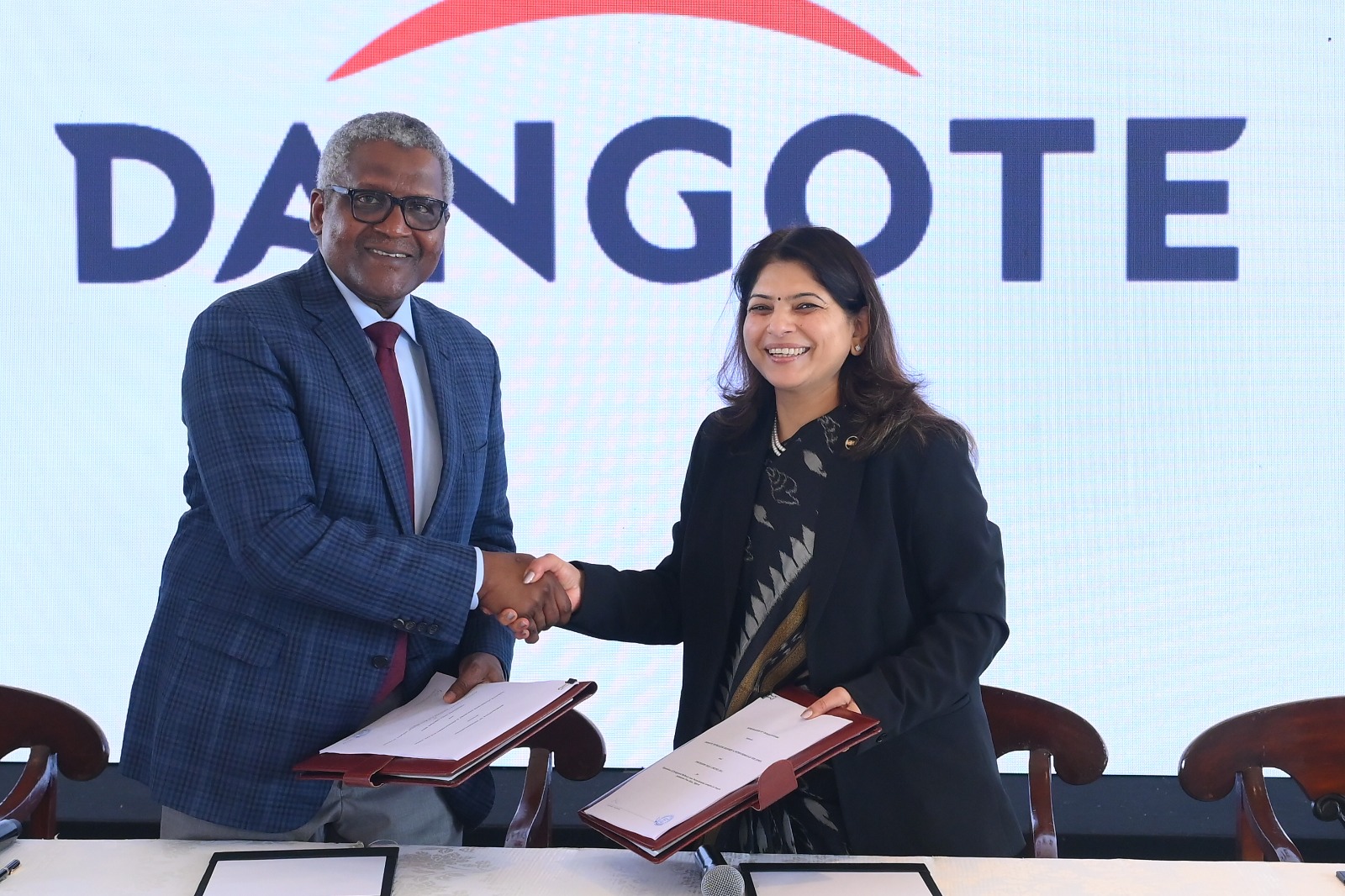 Engineers India Limited  signs an MoU with Dangote Group for the Second Train of Africa Biggest Refinery